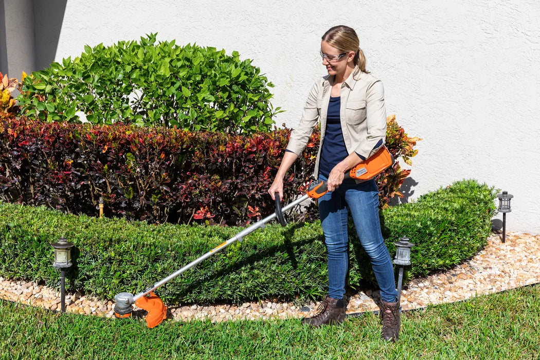 Husqvarna 320iL, in use