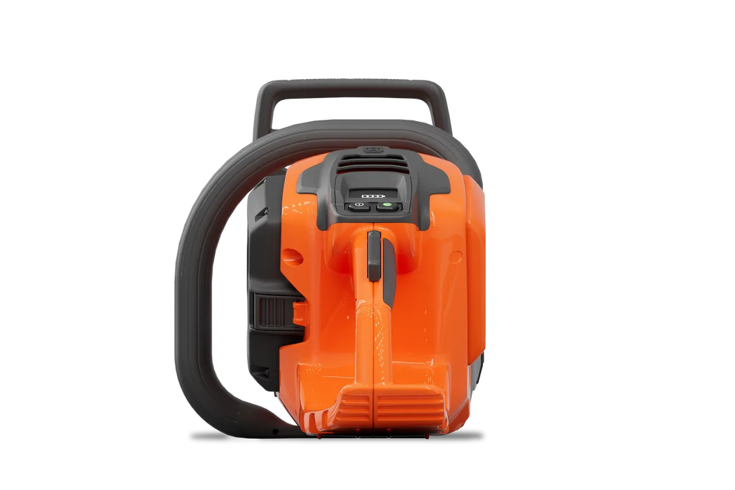 Husqvarna 435i battery chainsaw, rear view